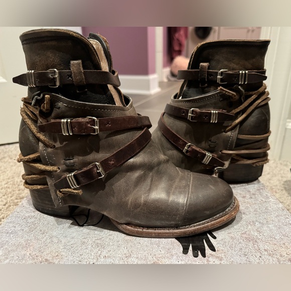 Freebird By Steven - Picture 1 of 5